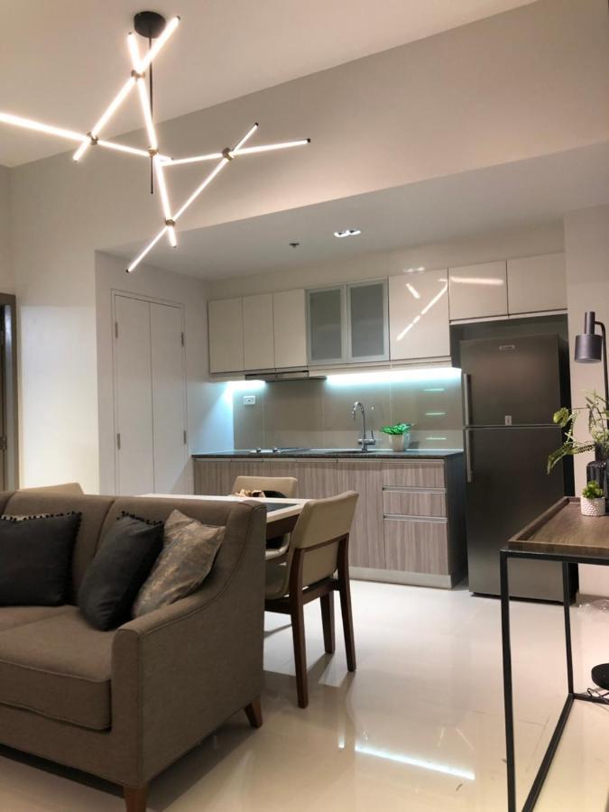 One Uptown Residence Taguig Esterno foto