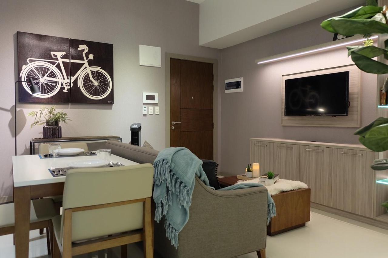 One Uptown Residence Taguig Esterno foto